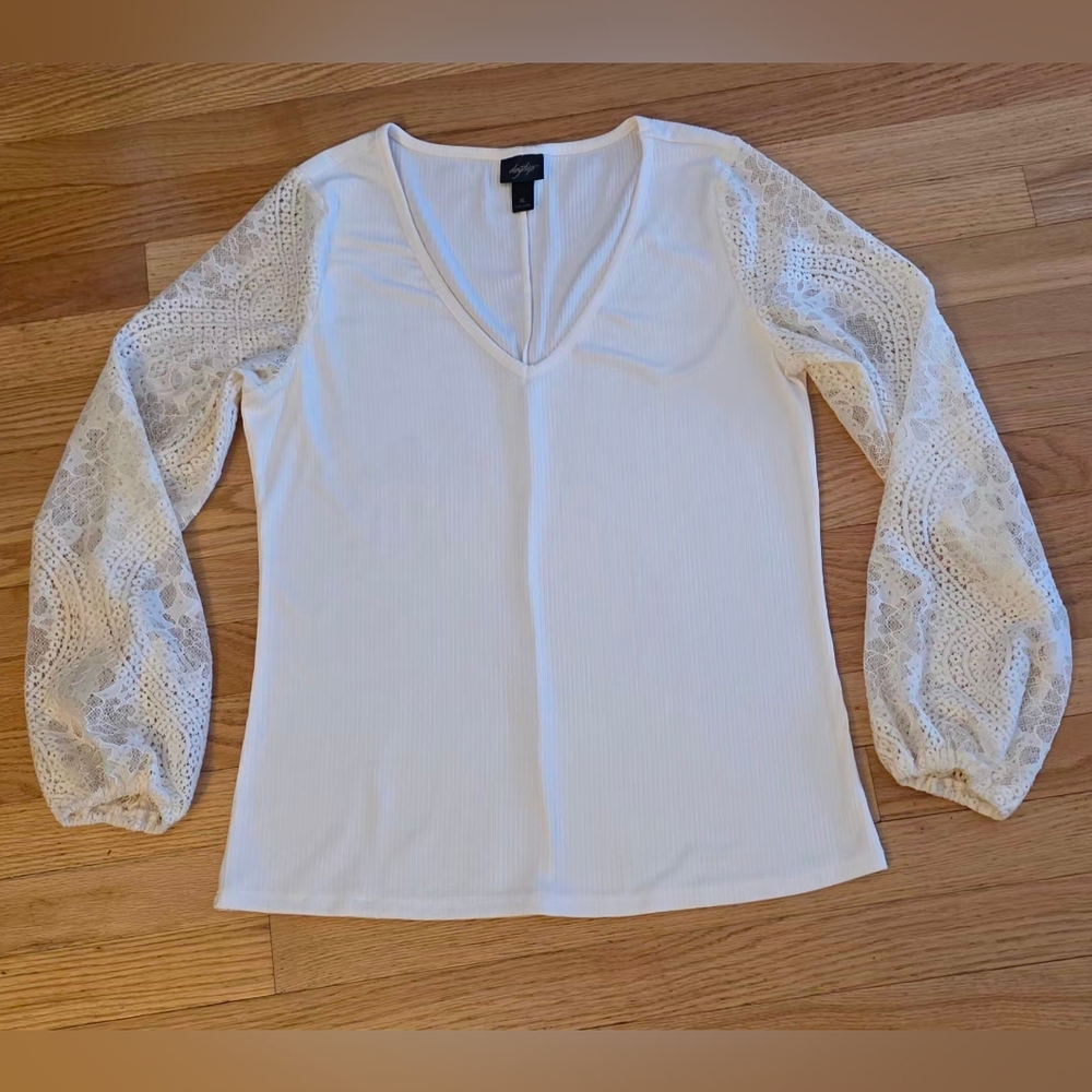 Daytrip Women's XL Ivory Ribbed Crocheted Lace Sleeve V-Neck LS Top